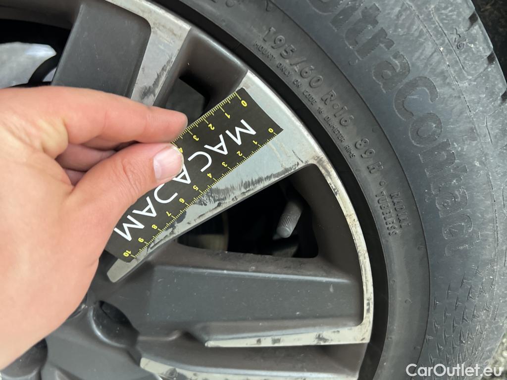  Peugeot  2008  Allure Business 1.5 HDi 100CV BVM5 E6dT #34