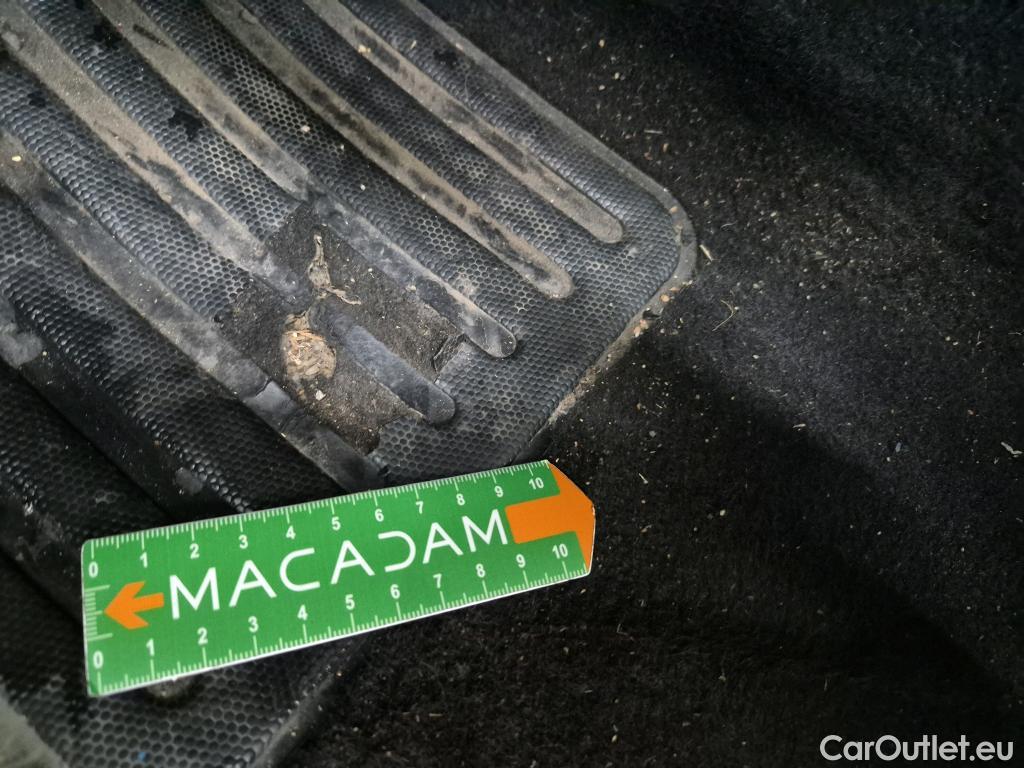  Peugeot  208  Affaire Premium Pack 1.6 HDi 100CV BVM5 E6 #48