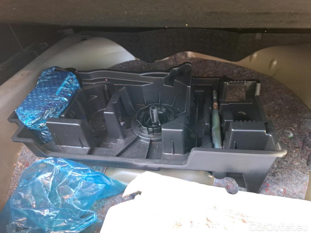  Citroen  C4  Berline Feel Pack 1.2 PureTech 130CV BVM6 E6d #12