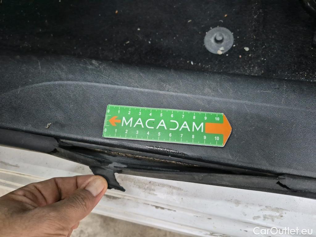  Peugeot  208  Affaire Premium Pack 1.6 HDi 100CV BVM5 E6 #46