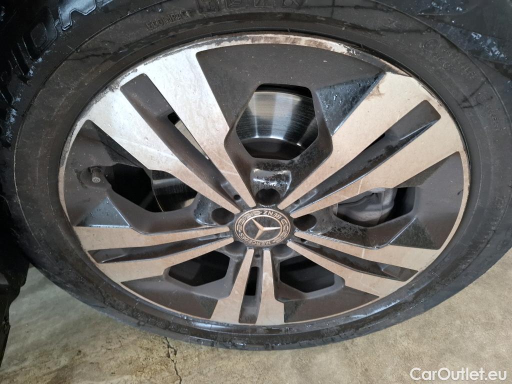  Mercedes  GLA MERCEDES-BENZ  / 2020 / 5P / SUV  200 D BUSINESS LINE DCT #12