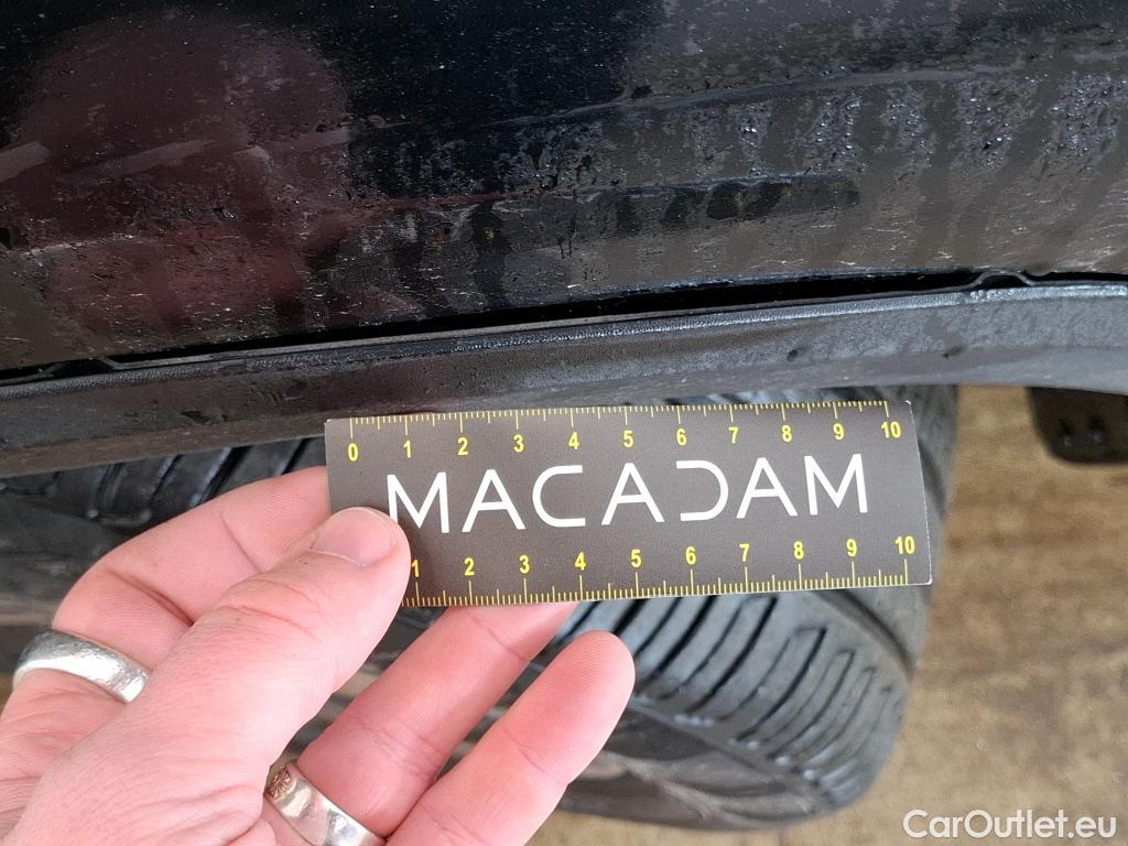  Mercedes  GLA MERCEDES-BENZ  / 2020 / 5P / SUV  200 D BUSINESS LINE DCT #21