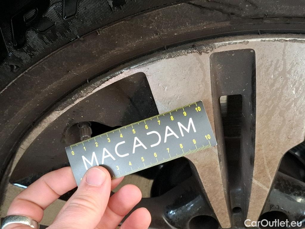  Mercedes  GLA MERCEDES-BENZ  / 2020 / 5P / SUV  200 D BUSINESS LINE DCT #13