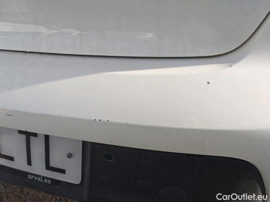  Peugeot  208 PEUGEOT  / 2019 / 5P / berlina con portón BlueHDi 73kW (100CV) Active Pack (AC) #30