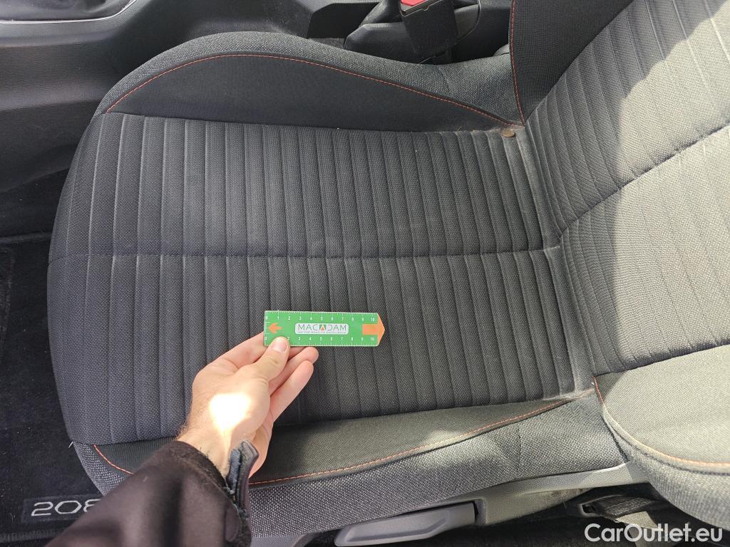  Peugeot  208 PEUGEOT  / 2019 / 5P / berlina con portón BlueHDi 73kW (100CV) Active Pack (AC) #18