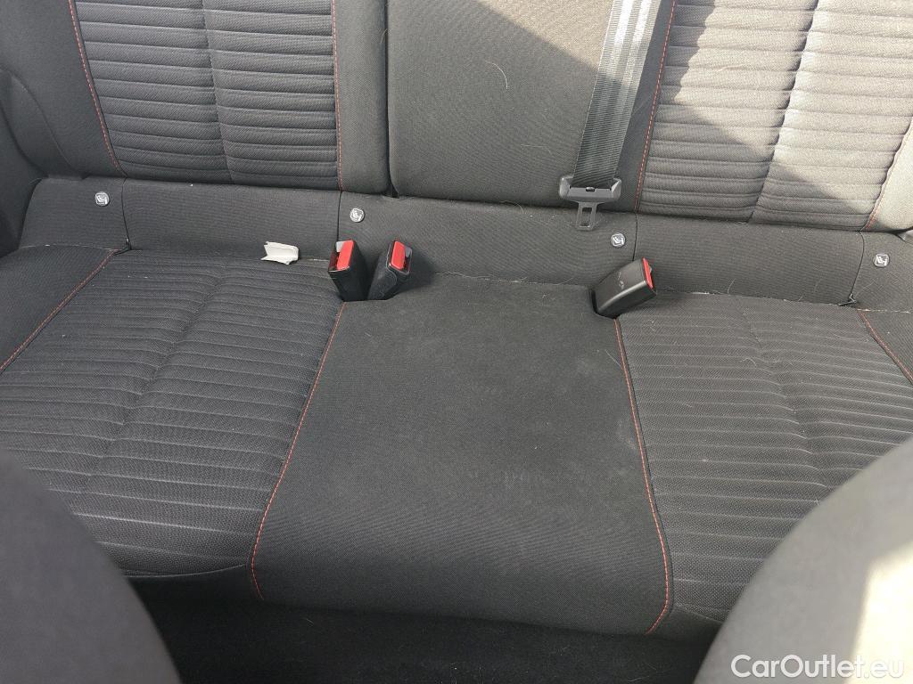  Peugeot  208 PEUGEOT  / 2019 / 5P / berlina con portón BlueHDi 73kW (100CV) Active Pack (AC) #17