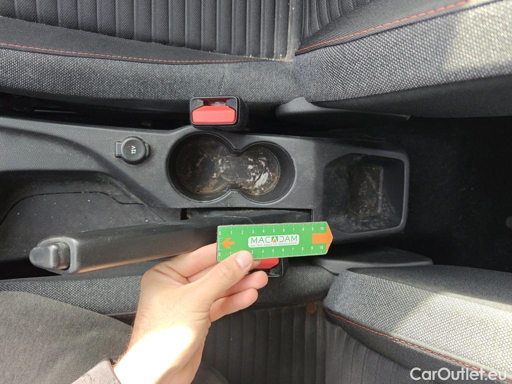  Peugeot  208 PEUGEOT  / 2019 / 5P / berlina con portón BlueHDi 73kW (100CV) Active Pack (AC) #15