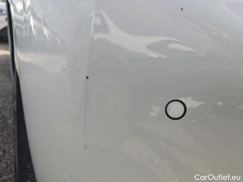  Peugeot  208 PEUGEOT  / 2019 / 5P / berlina con portón BlueHDi 73kW (100CV) Active Pack (AC) #28