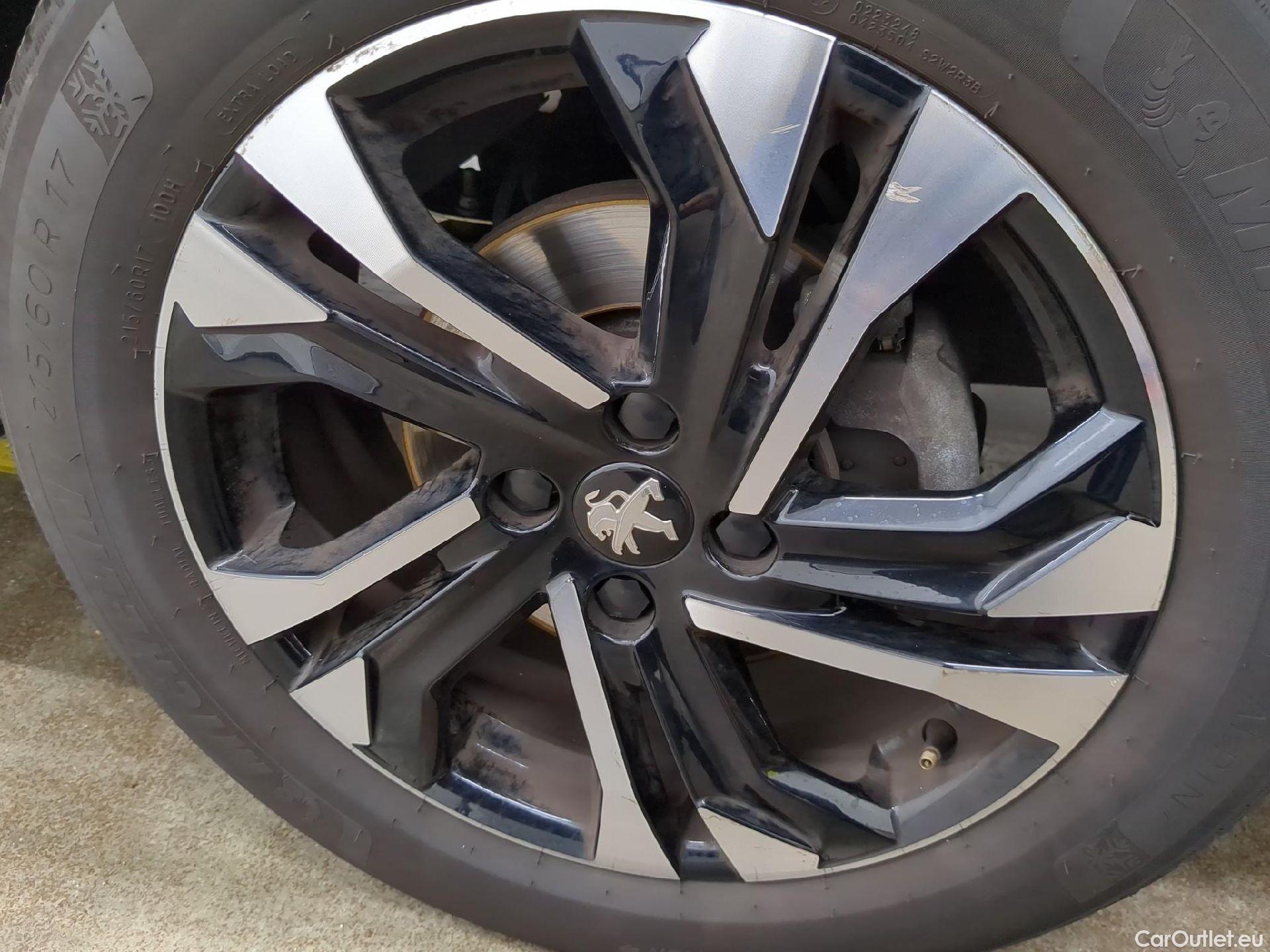  Peugeot  2008  Allure 1.2 PureTech 130CV BVA8 E6d #18