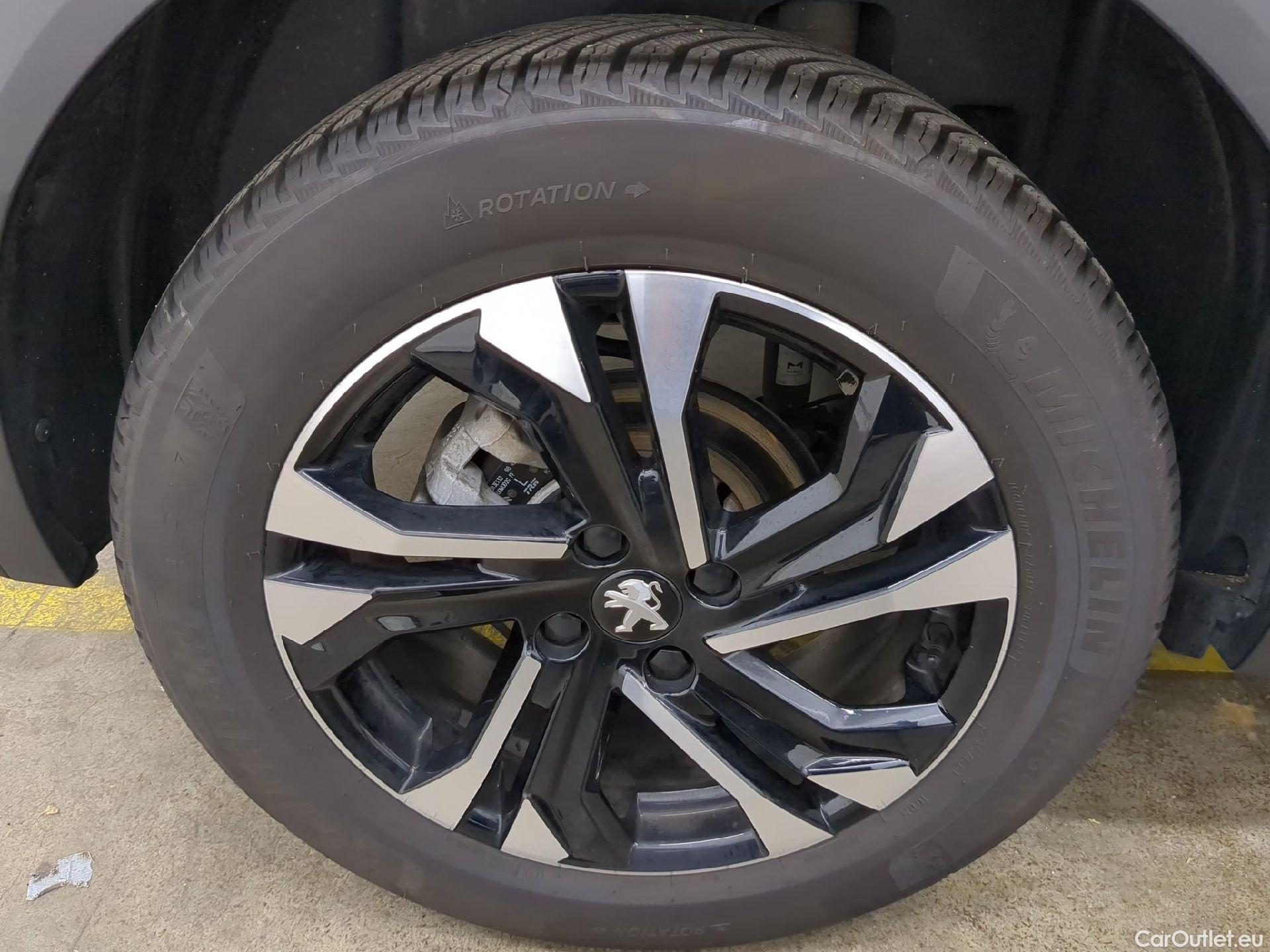  Peugeot  2008  Allure 1.2 PureTech 130CV BVA8 E6d #14