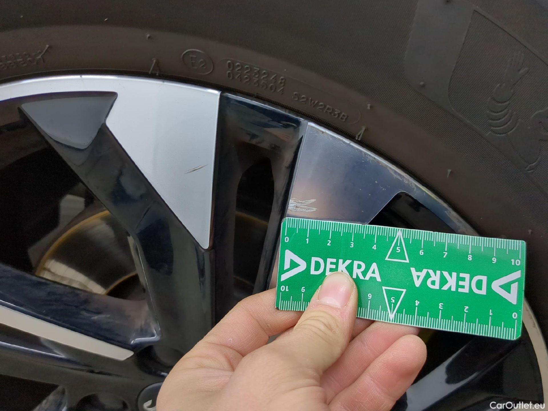  Peugeot  2008  Allure 1.2 PureTech 130CV BVA8 E6d #17