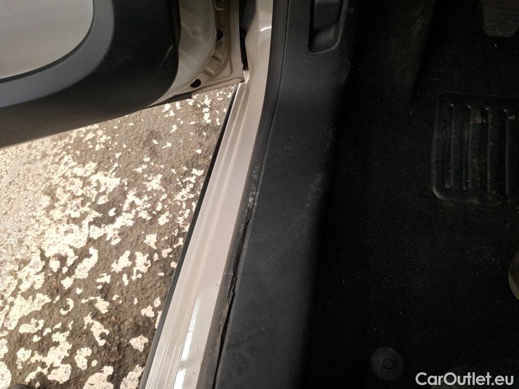  Citroen  C3  Max 1.2 PureTech 80CV BVM5 6E #1