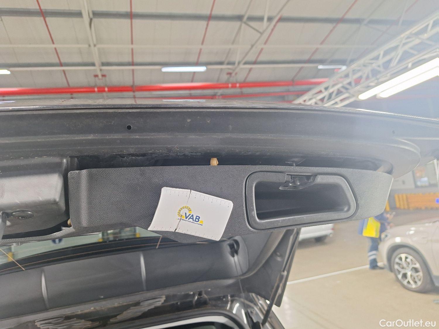  Peugeot  3008 Peugeot,  '16, Peugeot  1.5 BlueHDi 96kW S&S EAT8 Allure 5d #26