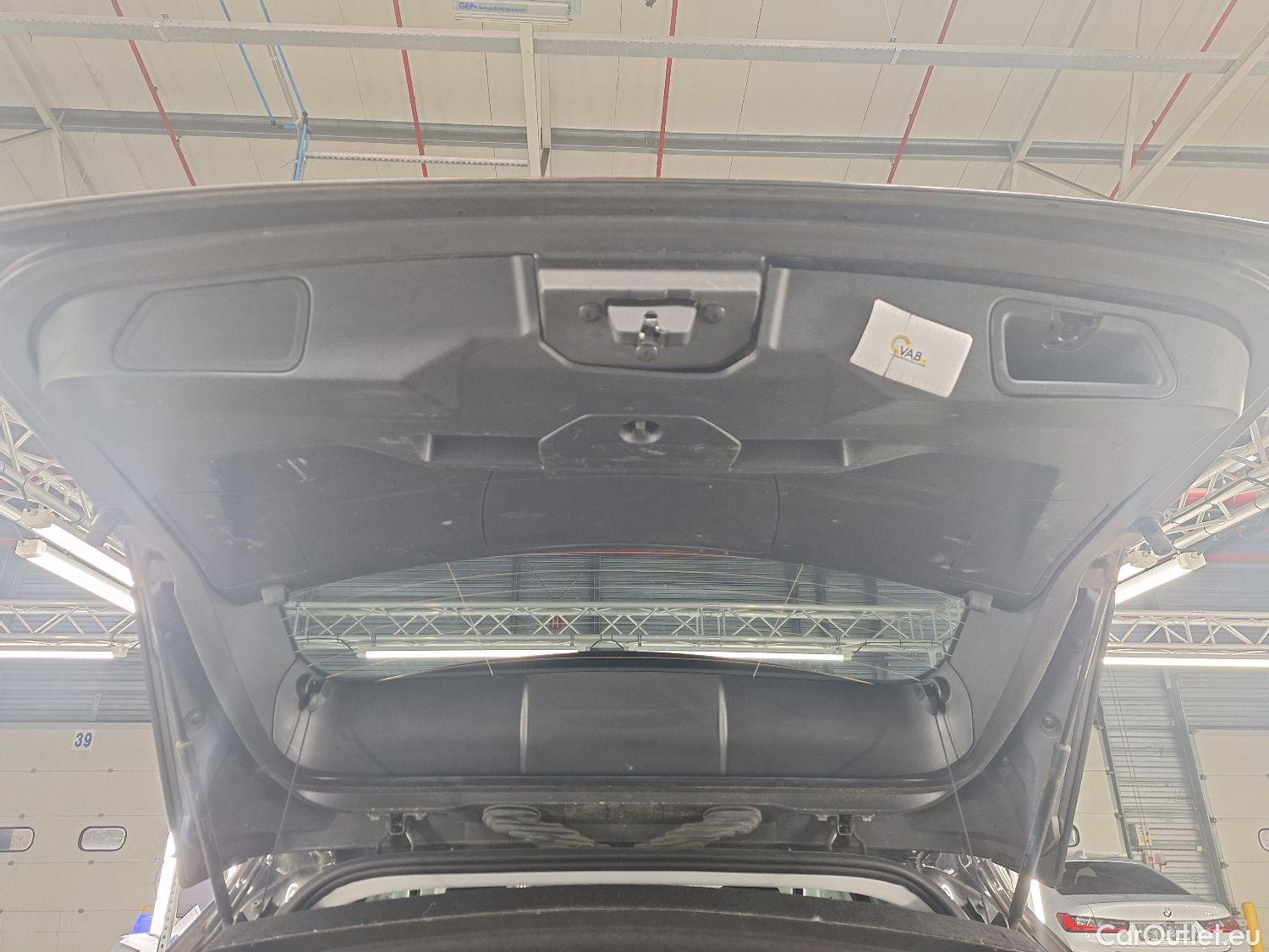  Peugeot  3008 Peugeot,  '16, Peugeot  1.5 BlueHDi 96kW S&S EAT8 Allure 5d #25