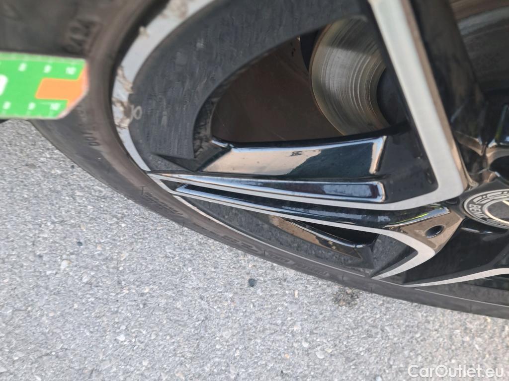  Mercedes  CLA-Klasse MERCEDES-BENZ CLA / 2019 / 4P / coupé CLA 200 #2