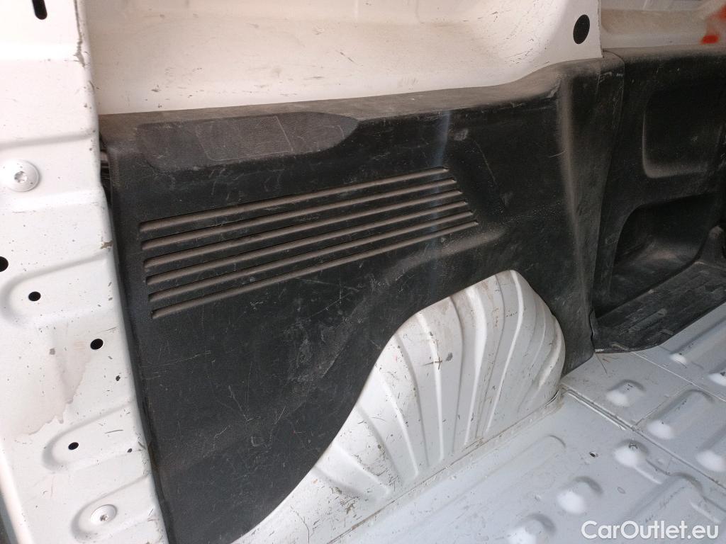  Peugeot  Partner PEUGEOT  / 2018 / 4P / furgón derivado de turismo Premium Standard 600kg BlueHDi 73kW (AC) #24