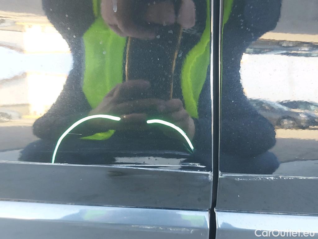  Audi  Q2 AUDI  / 2016 / 5P / todoterreno Design 30 TDI 85kW (116CV) #5