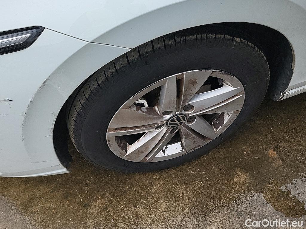  Volkswagen  Golf  VOLKSWAGEN / 2020 / 5P / berlina con portón Life 1.0 eTSI 81kW (110CV) DSG #1