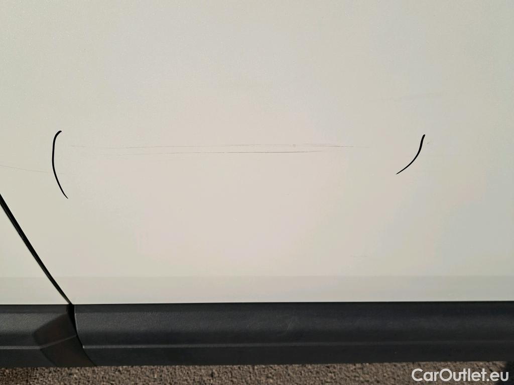  Peugeot  3008 PEUGEOT  / 2020 / 5P / todoterreno 1.2 PureTech 96KW S&S Active Pack EAT8 #10