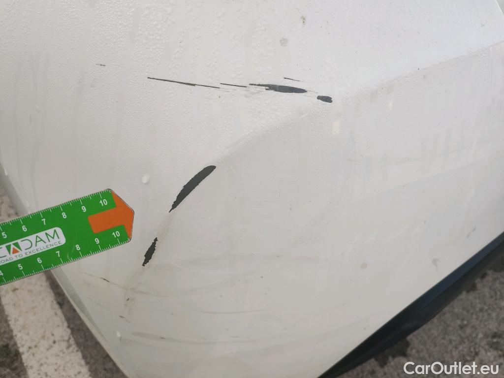  Toyota  Yaris TOYOTA  / 2020 / 5P / berlina con portón 1.5 120H Business Plus #9