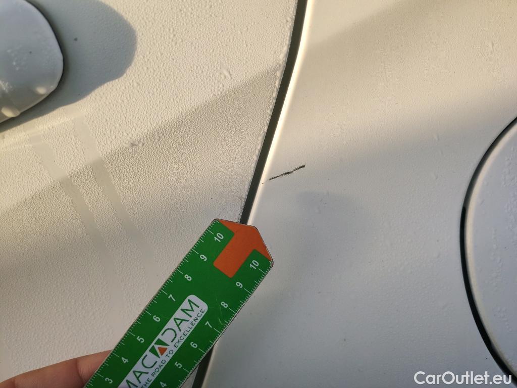  Toyota  Yaris TOYOTA  / 2020 / 5P / berlina con portón 1.5 120H Business Plus #28