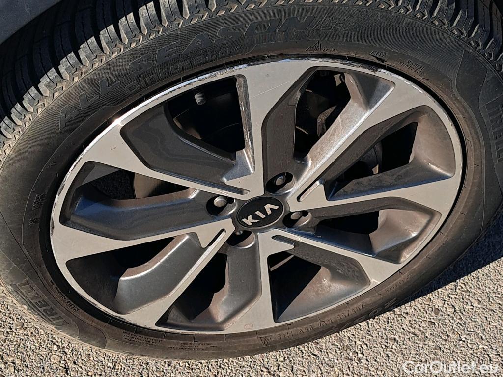  KIA  STONIC KIA  / 2017 / 5P / todoterreno 1.0 T-GDi 74kW (100CV) Drive (CX) #2