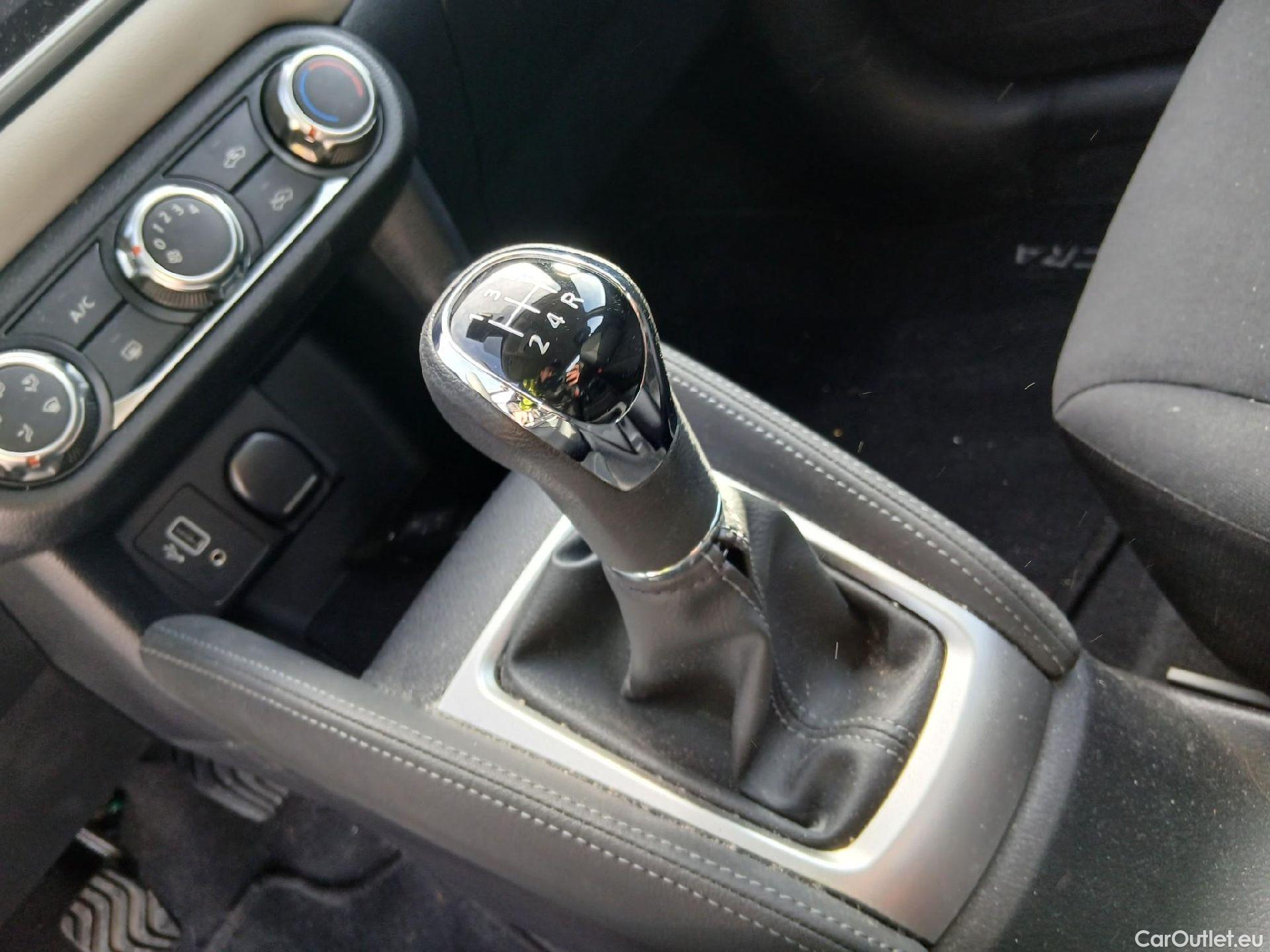  Nissan  Micra NISSAN  / 2017 / 5P / berlina con portón IG-T 68 kW (92 CV) E6D-F Acenta Sprint #14