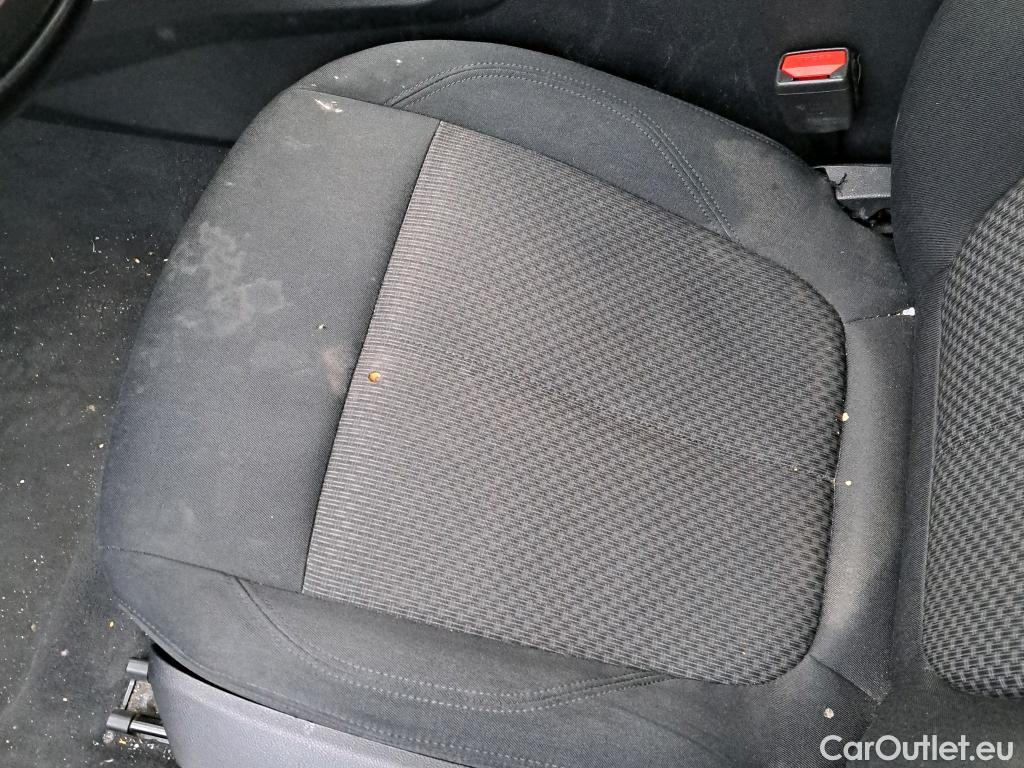  Bmw  Serie 1 BMW  / 2019 / 5P / berlina con portón 118i Corporate Auto. (AC) #29