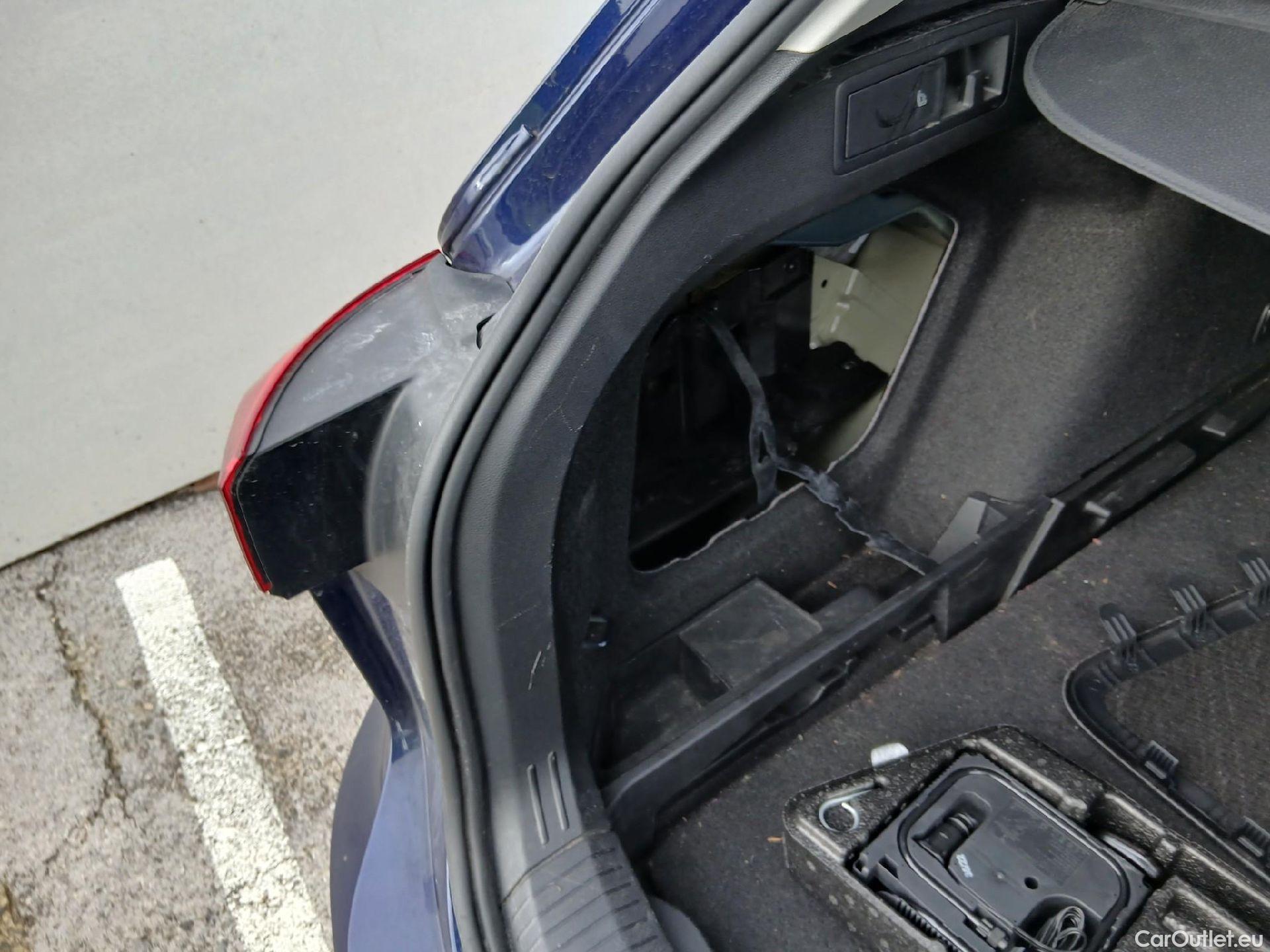  Volkswagen  Golf  VOLKSWAGEN / 2020 / 5P / familiar Life 1.0 TSI 81kW (110CV) Variant #27