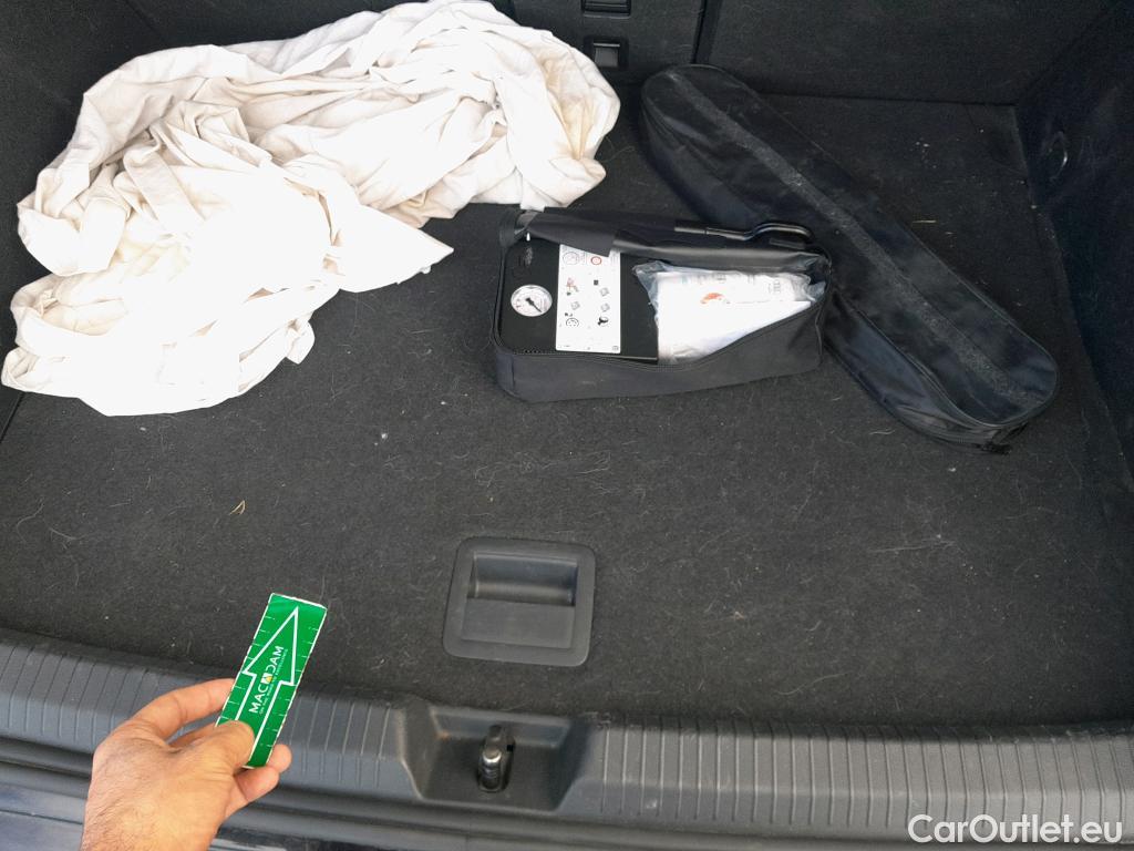  Volkswagen  Golf  VOLKSWAGEN / 2020 / 5P / berlina con portón R-Line 2.0 TDI 110kW (150CV) DSG #19