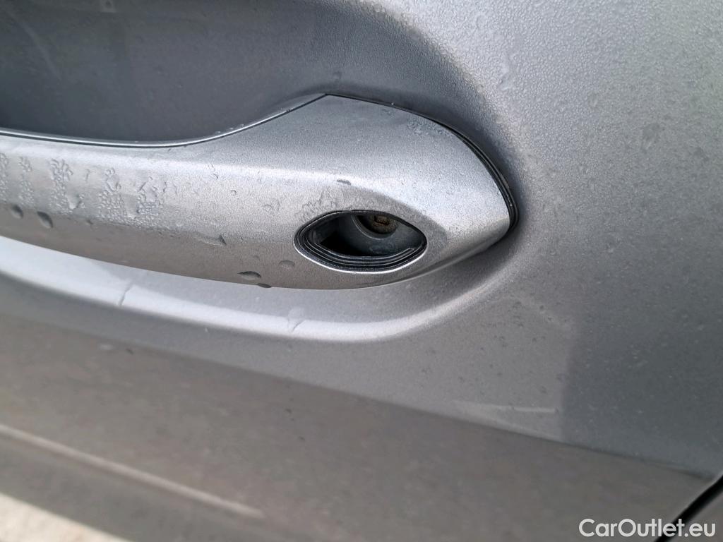  Bmw  Serie 1 BMW  / 2019 / 5P / berlina con portón 118i Corporate Auto. (AC) #21