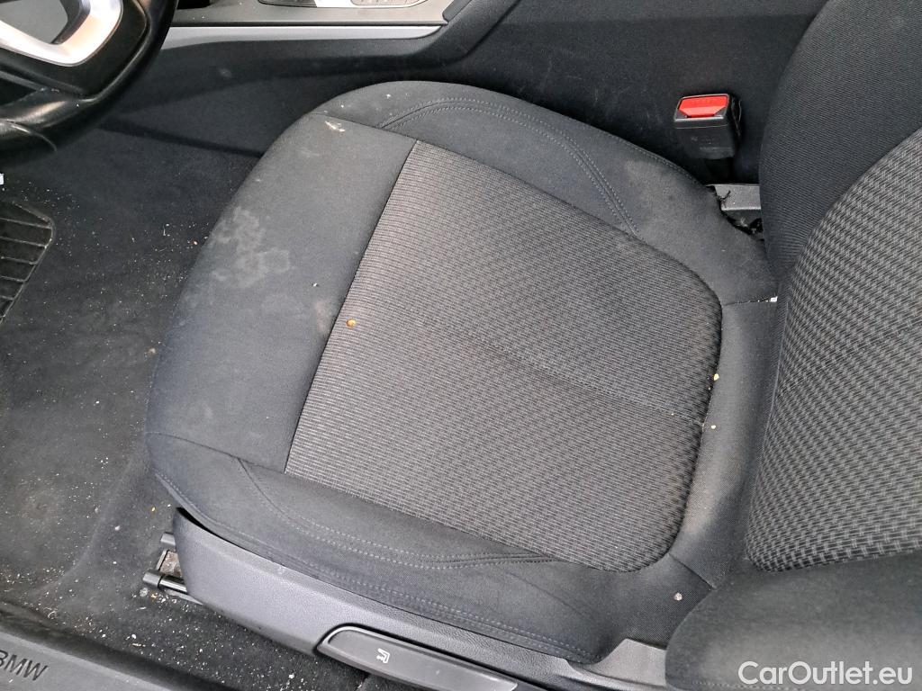  Bmw  Serie 1 BMW  / 2019 / 5P / berlina con portón 118i Corporate Auto. (AC) #16