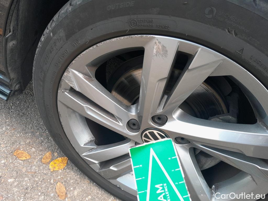  Volkswagen  Golf  VOLKSWAGEN / 2020 / 5P / berlina con portón R-Line 2.0 TDI 110kW (150CV) DSG #27