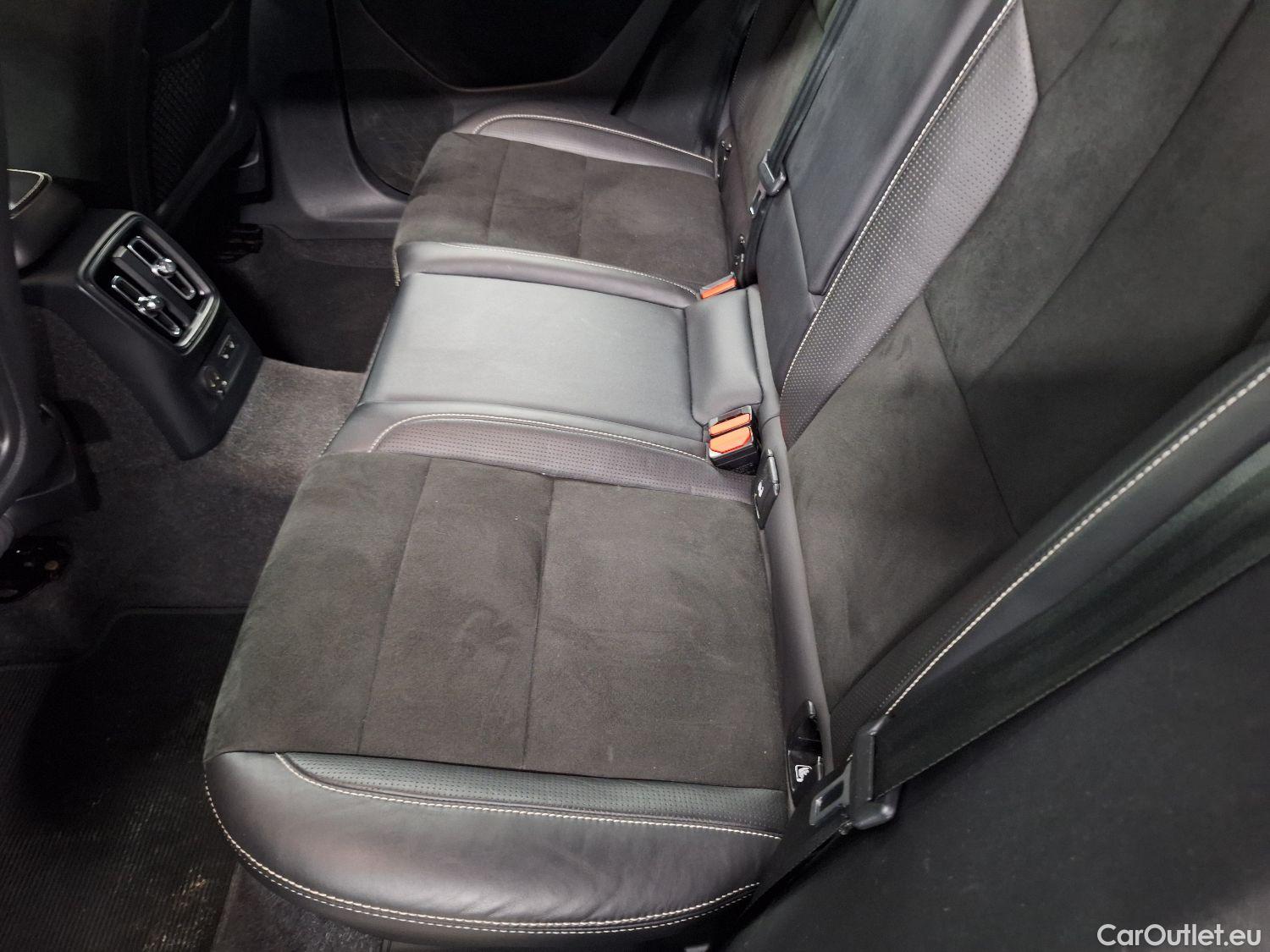  Volvo  XC 40 Volvo, XC40 '17, Volvo XC40 T5 Twin Engine R-Design 5d #49