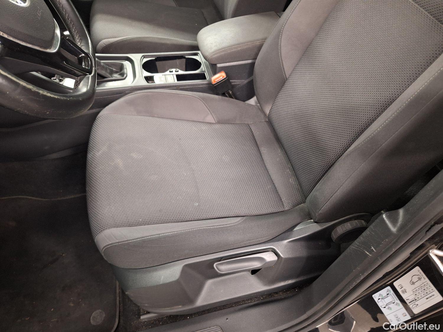  Volkswagen  Touran VW,  '15, Volkswagen  2.0 TDi 85kW Trendline DSG 5d 7pl #47