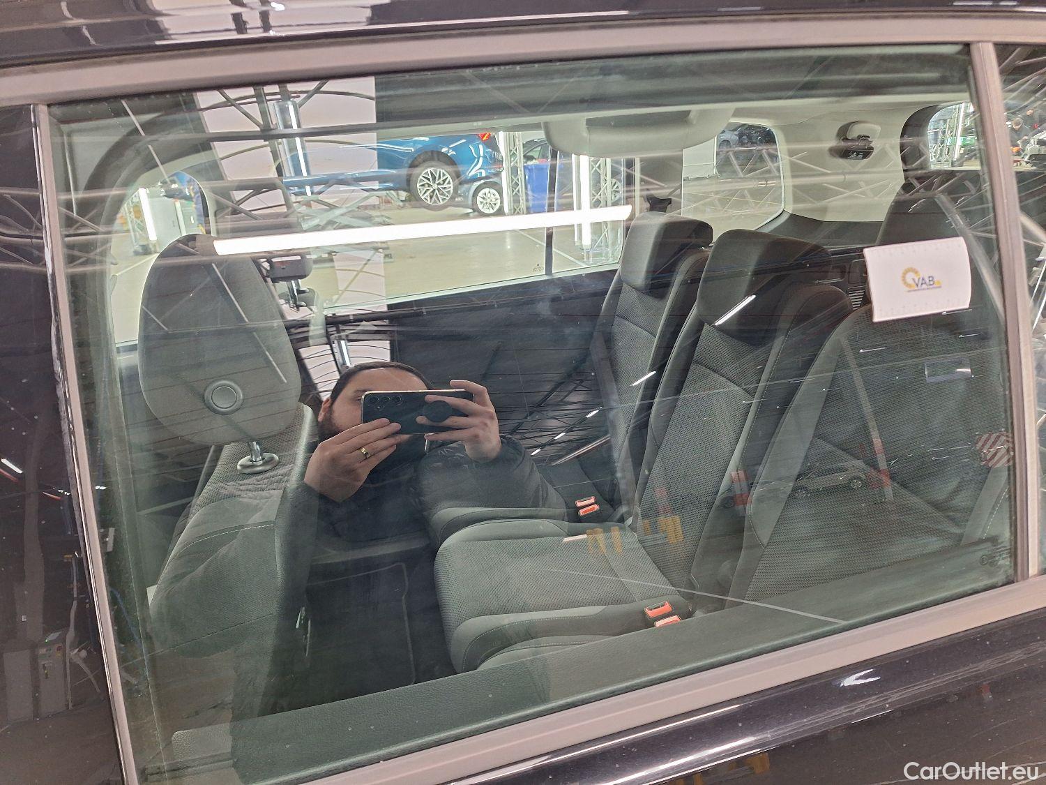  Volkswagen  Touran VW,  '15, Volkswagen  2.0 TDi 85kW Trendline DSG 5d 7pl #59