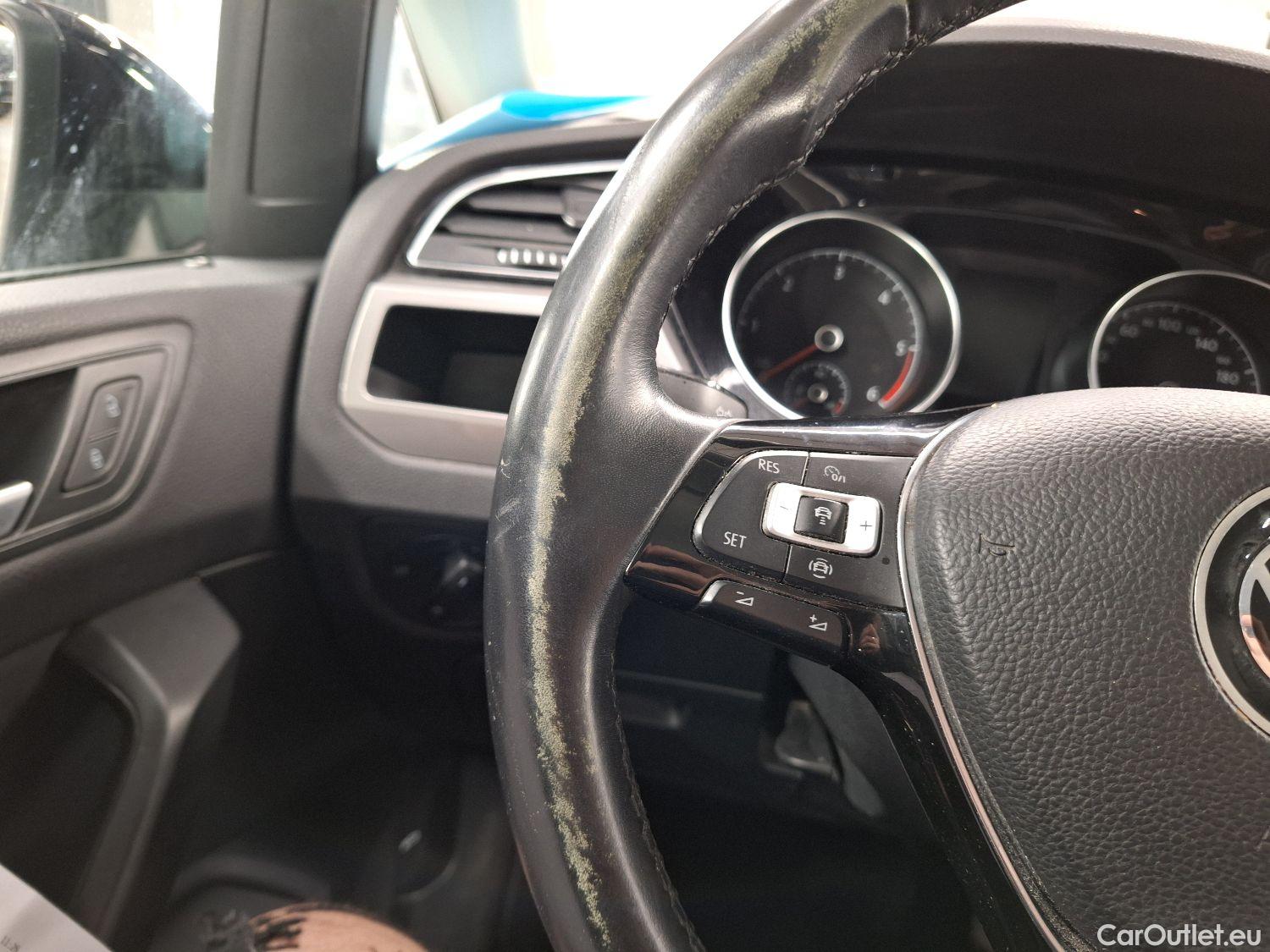  Volkswagen  Touran VW,  '15, Volkswagen  2.0 TDi 85kW Trendline DSG 5d 7pl #69