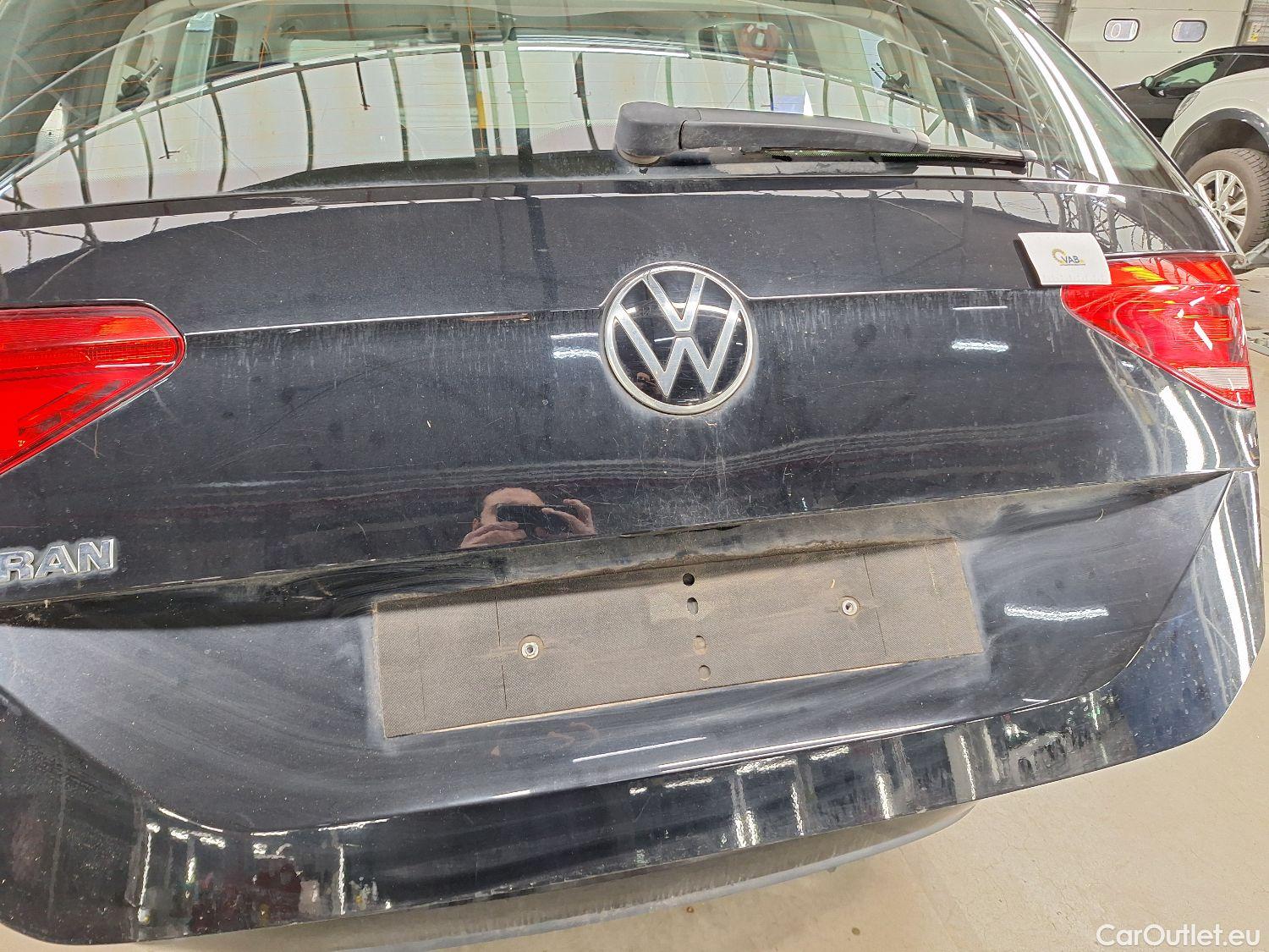  Volkswagen  Touran VW,  '15, Volkswagen  2.0 TDi 85kW Trendline DSG 5d 7pl #35