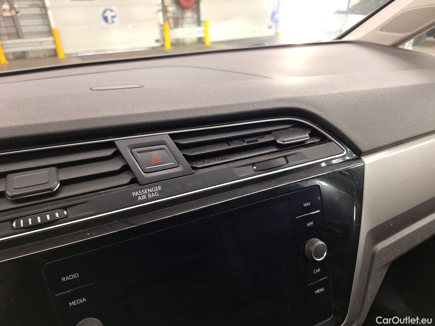  Volkswagen  Touran VW,  '15, Volkswagen  2.0 TDi 85kW Trendline DSG 5d 7pl #66