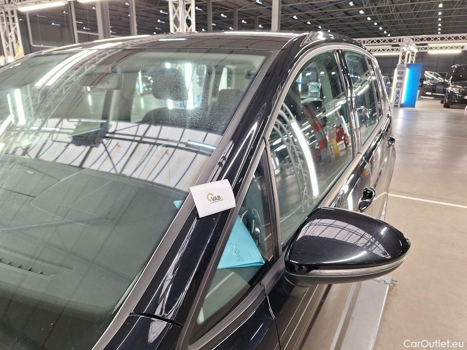  Volkswagen  Touran VW,  '15, Volkswagen  2.0 TDi 85kW Trendline DSG 5d 7pl #63