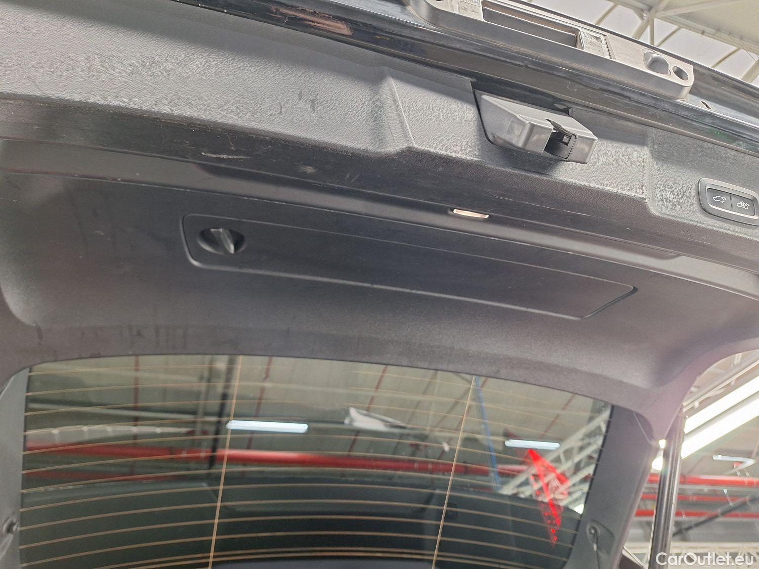  Volvo  XC 40 Volvo, XC40 '17, Volvo XC40 T5 Twin Engine R-Design 5d #43