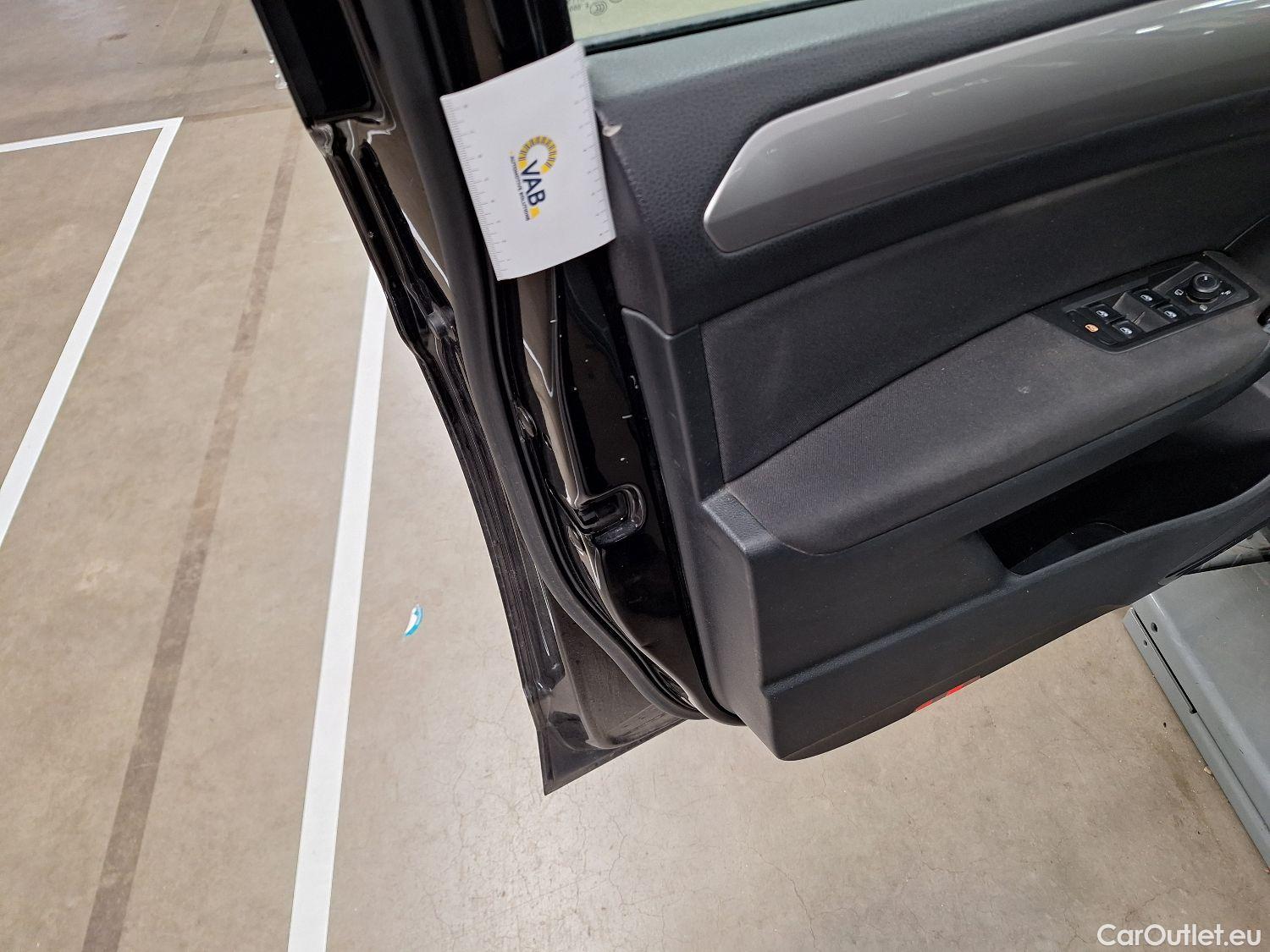  Volkswagen  Touran VW,  '15, Volkswagen  2.0 TDi 85kW Trendline DSG 5d 7pl #50