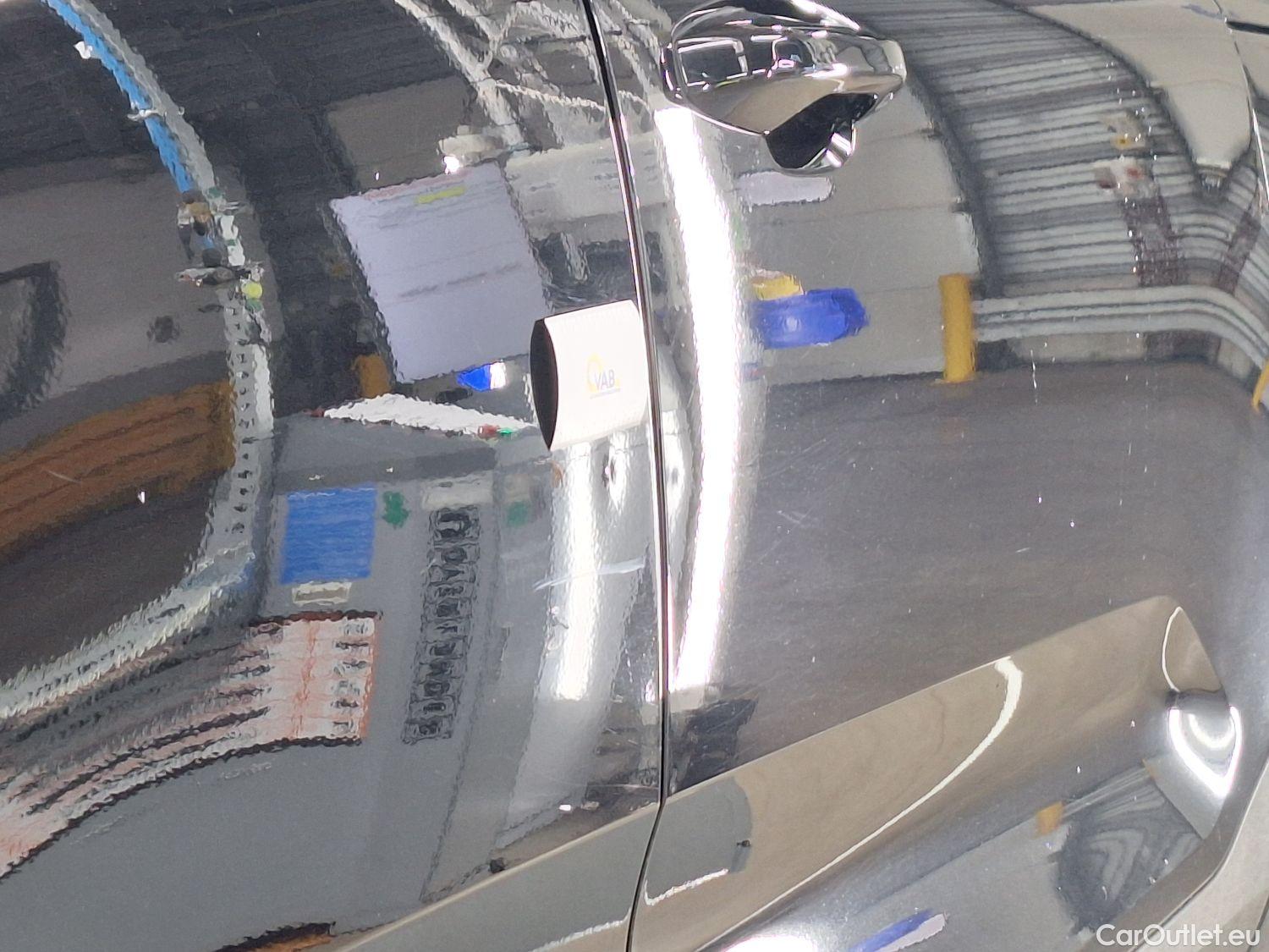  Volvo  XC 40 Volvo, XC40 '17 PHEV, Volvo XC40 T4 Recharge Geartronic R-Design 5d #7