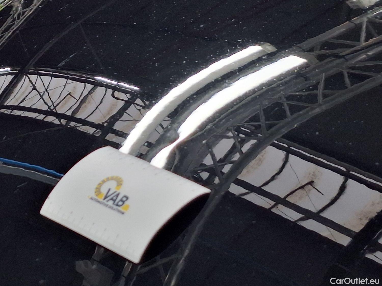  Volvo  XC 40 Volvo, XC40 '17 PHEV, Volvo XC40 T4 Recharge Geartronic R-Design 5d #47