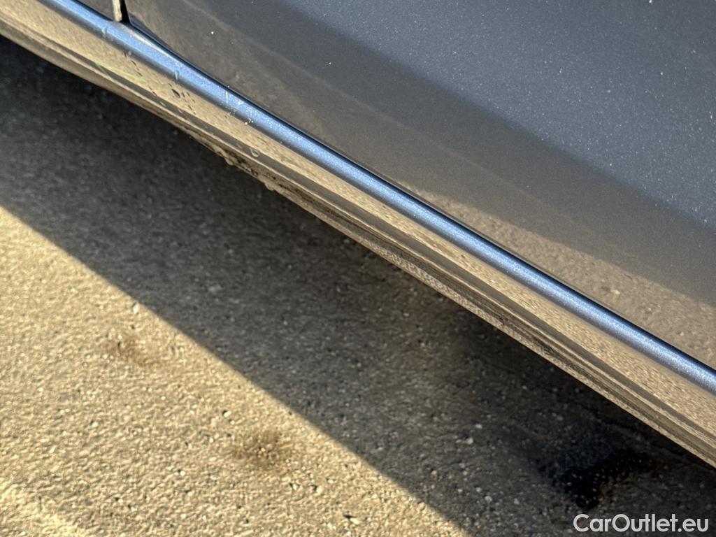  Peugeot  308 PEUGEOT  / 2017 / 5P / familiar SW Allure Pack BlueHDI 130 S&S EAT8 #2