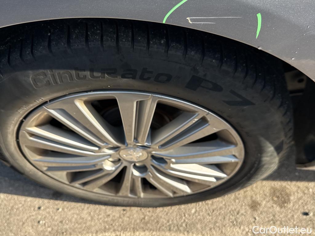  Peugeot  308 PEUGEOT  / 2017 / 5P / familiar SW Allure Pack BlueHDI 130 S&S EAT8 #16