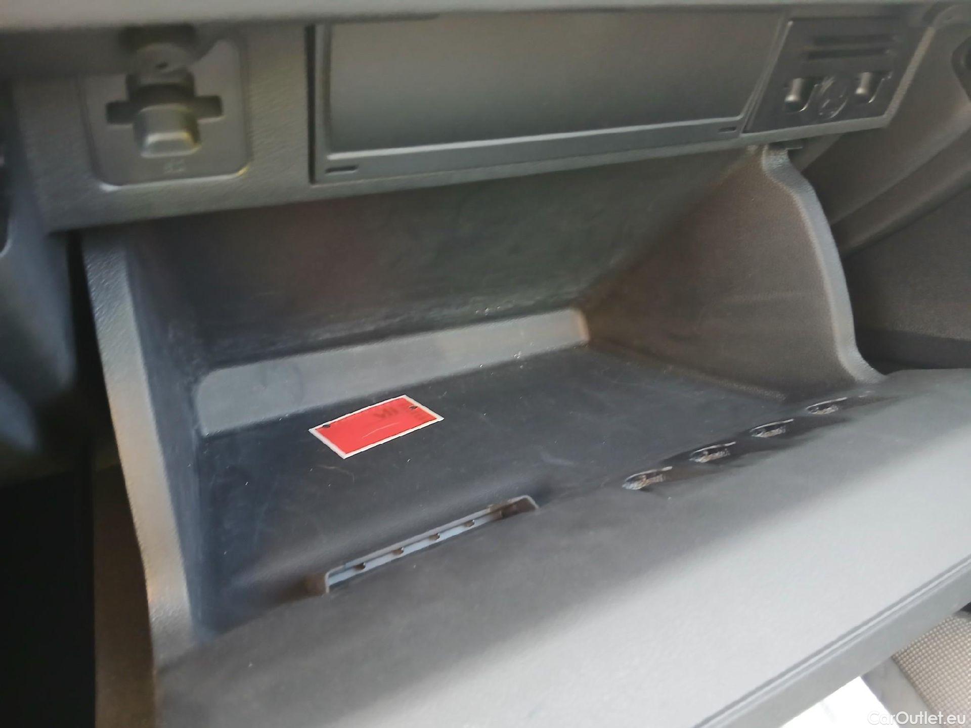  Volkswagen  Polo VOLKSWAGEN  / 2021 / 5P / berlina con portón Life 1.0 TSI 70kW (95CV) DSG #1