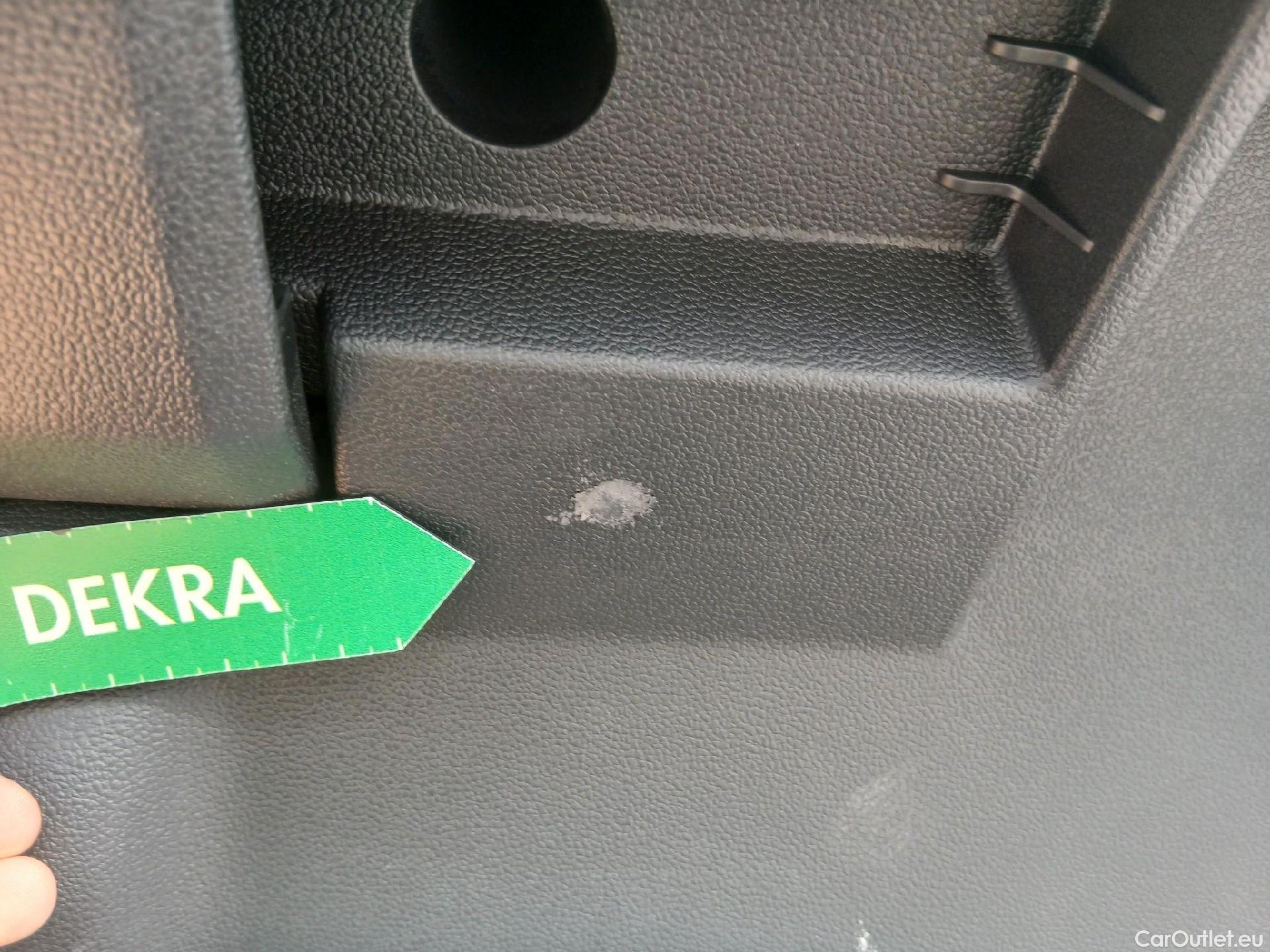  Volkswagen  Polo VOLKSWAGEN  / 2021 / 5P / berlina con portón Life 1.0 TSI 70kW (95CV) DSG #22