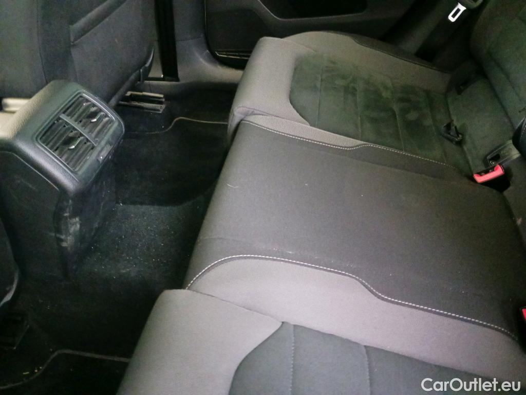  Volkswagen  Golf  VOLKSWAGEN / 2016 / 5P / berlina con portón Sport 2.0 TDI 110kW (150CV) DSG #4