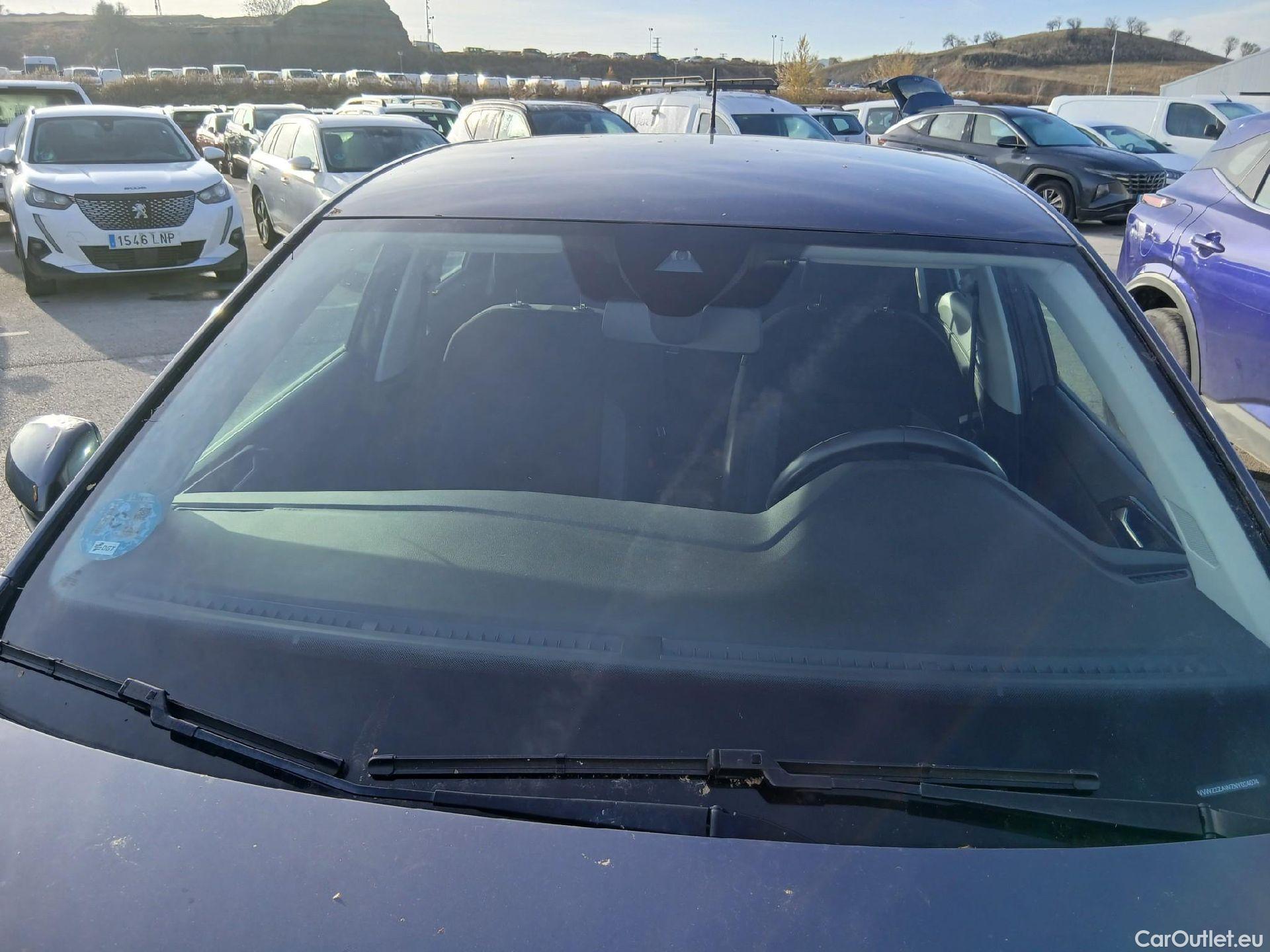  Volkswagen  Polo VOLKSWAGEN  / 2021 / 5P / berlina con portón Life 1.0 TSI 70kW (95CV) DSG #2